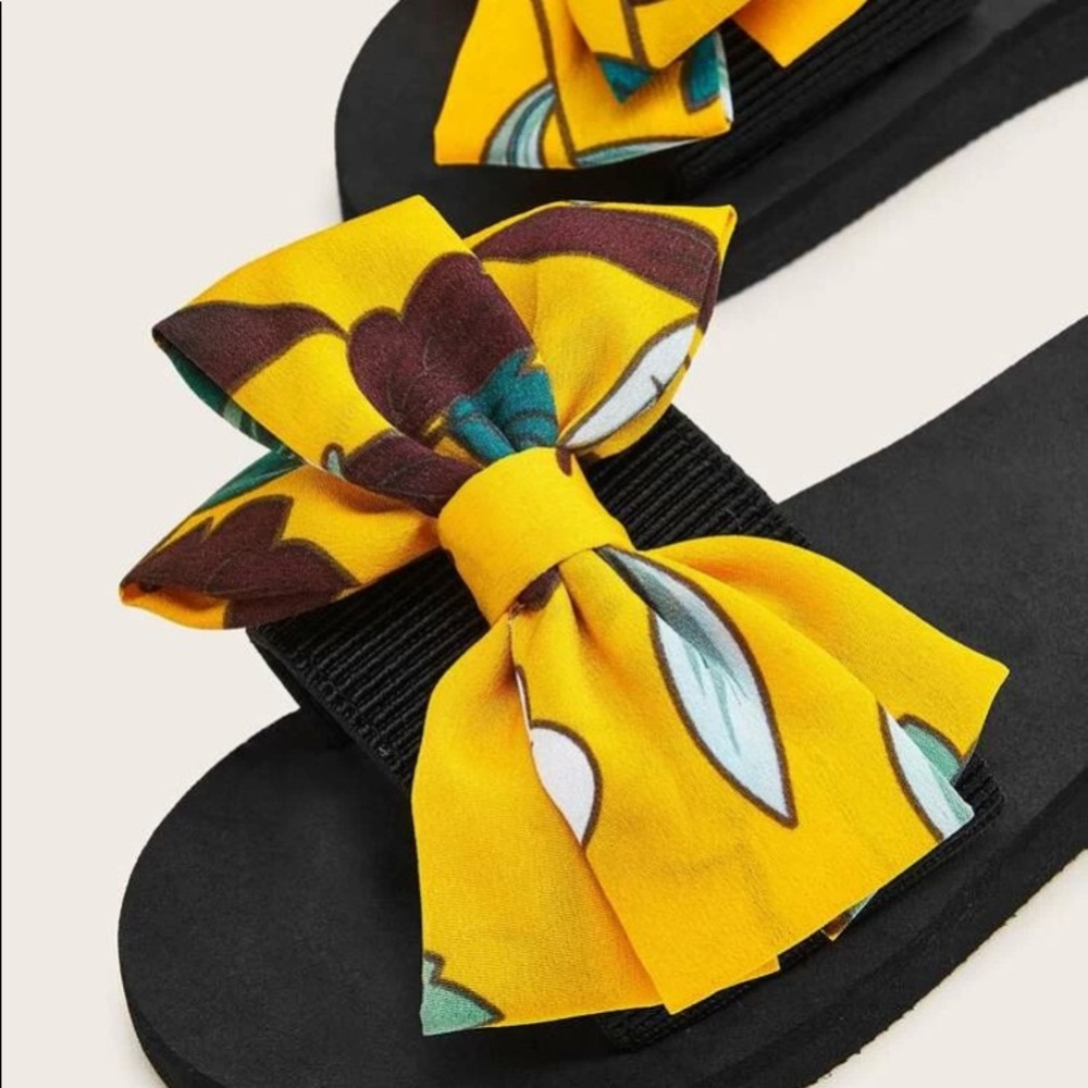 NEW Boutique! 
Colorful Yellow Bow Slides - Picture 3 of 3